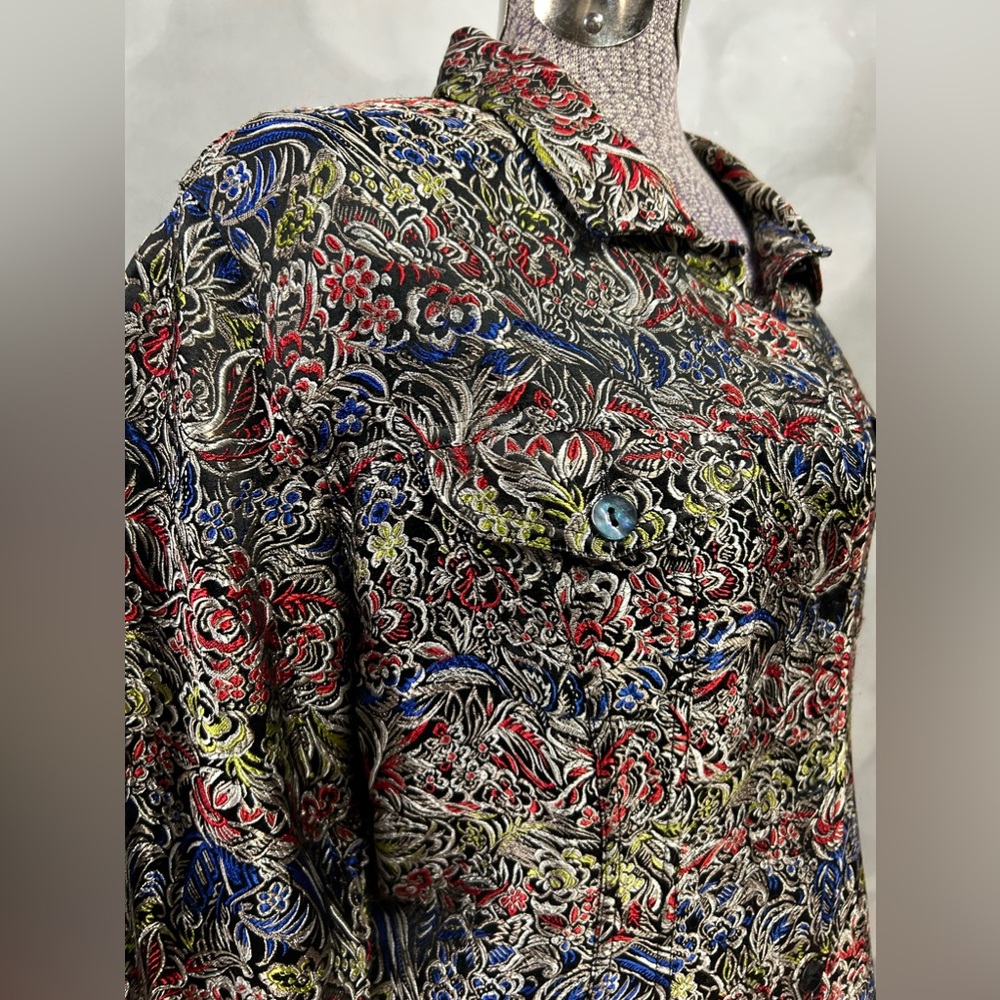 Euc Chico’s Button Down Silk/Rayon Lightweight Ja… - image 3